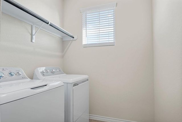 108 Woodrow LN, Liberty Hill, TX 78642