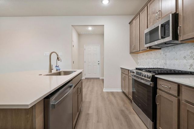 108 Woodrow LN, Liberty Hill, TX 78642