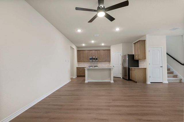 108 Woodrow LN, Liberty Hill, TX 78642