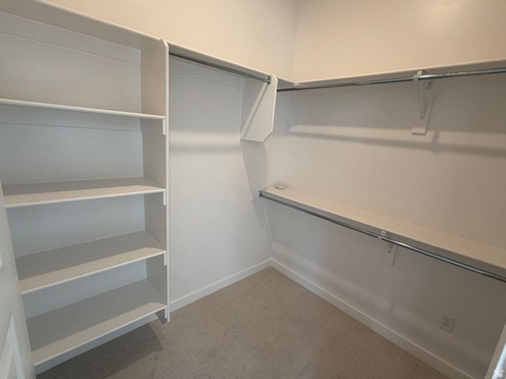 Image 11 of property listing at 7029 W LAKE AVE, South Jordan, UT 84009