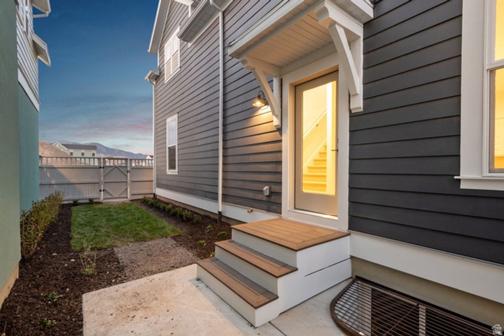 Image 16 of property listing at 7029 W LAKE AVE, South Jordan, UT 84009