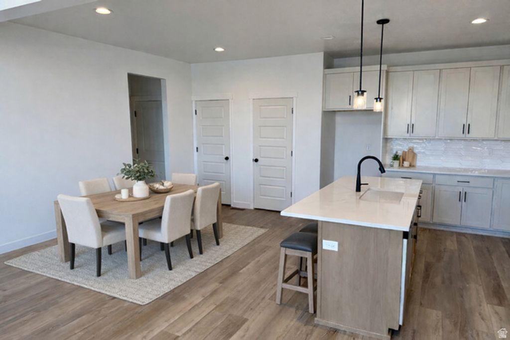 Image 4 of property listing at 7029 W LAKE AVE, South Jordan, UT 84009