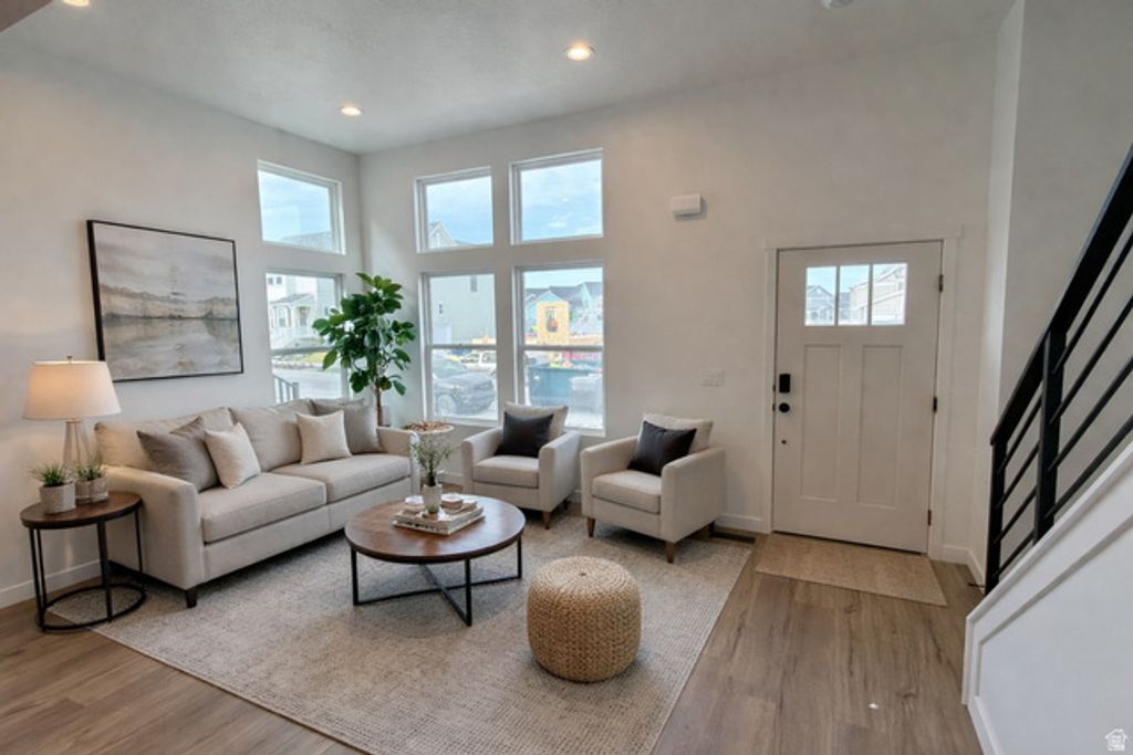 Image 5 of property listing at 7029 W LAKE AVE, South Jordan, UT 84009