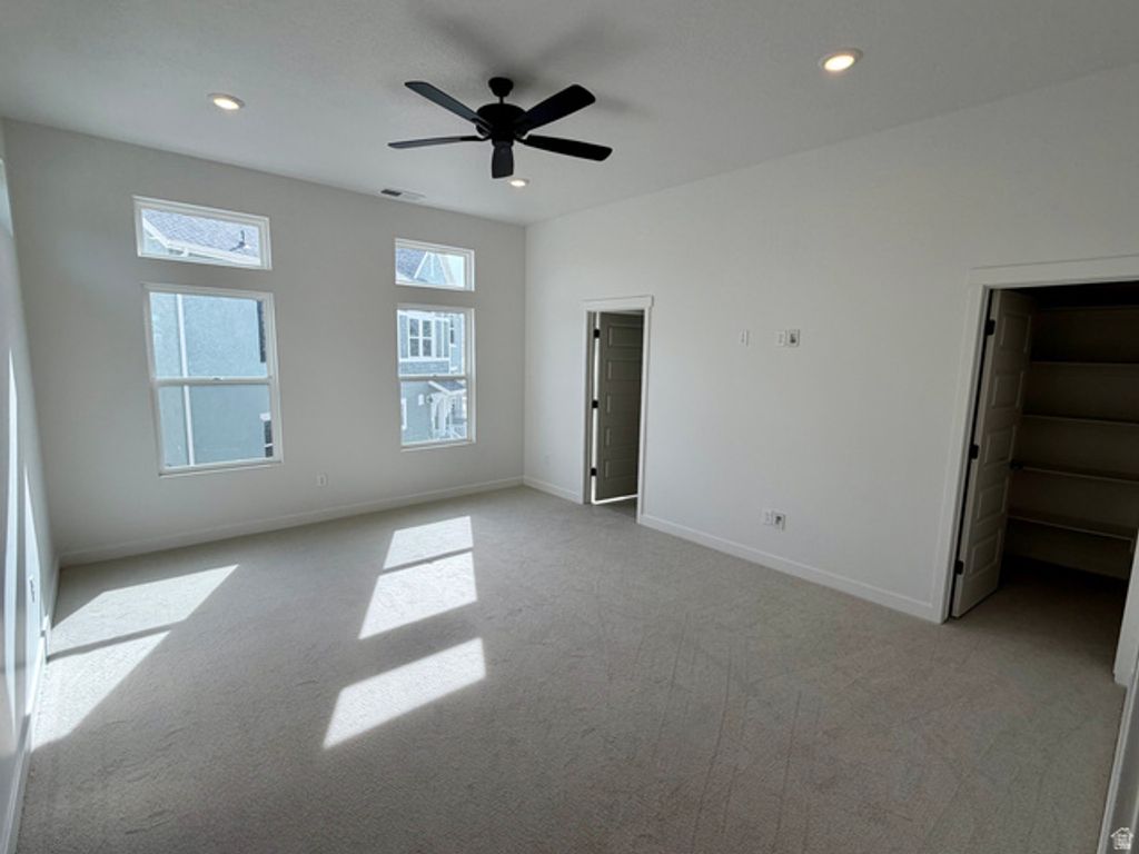 Image 9 of property listing at 7029 W LAKE AVE, South Jordan, UT 84009