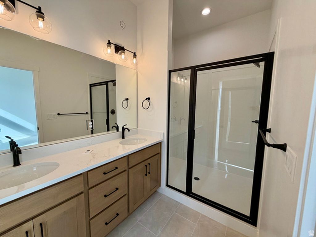 Image 10 of property listing at 7029 W LAKE AVE, South Jordan, UT 84009