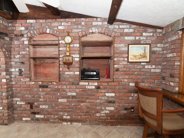 5 Mansion Rd, Wayland, MA 01778