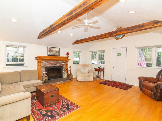 5 Mansion Rd, Wayland, MA 01778