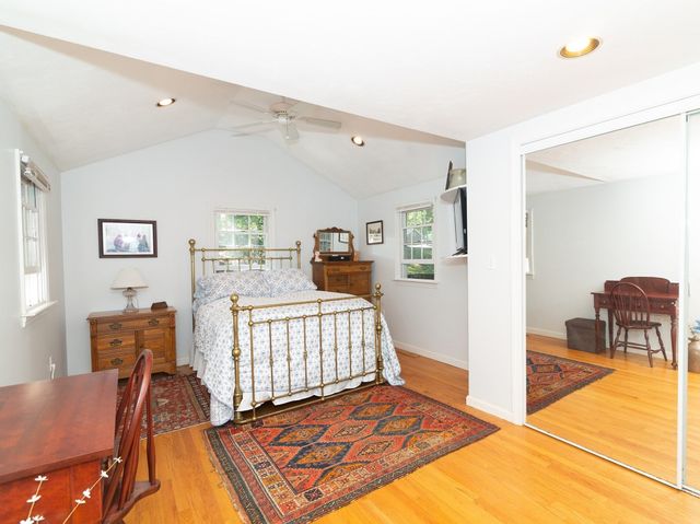 5 Mansion Rd, Wayland, MA 01778