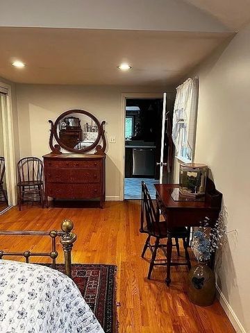 5 Mansion Rd, Wayland, MA 01778