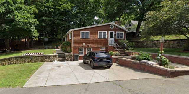 5 Mansion Rd, Wayland, MA 01778