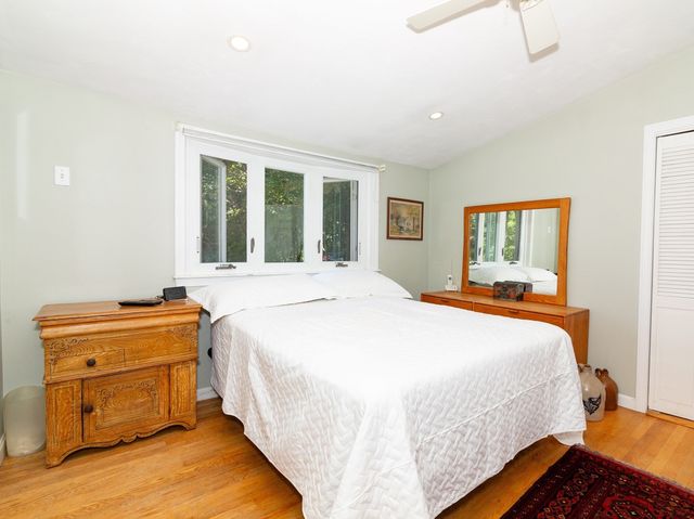 5 Mansion Rd, Wayland, MA 01778