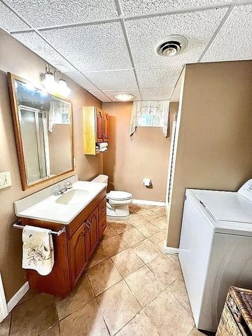 5 Mansion Rd, Wayland, MA 01778