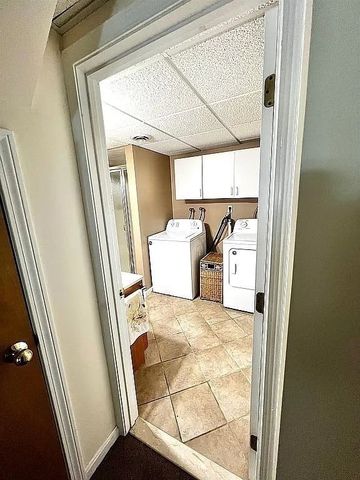 5 Mansion Rd, Wayland, MA 01778