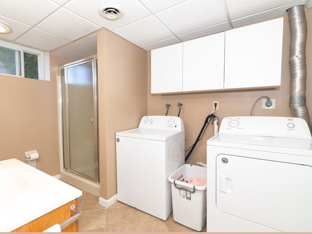 5 Mansion Rd, Wayland, MA 01778