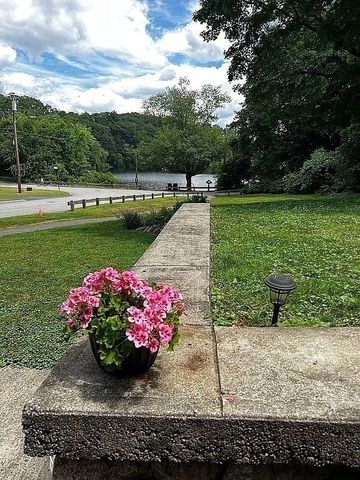 5 Mansion Rd, Wayland, MA 01778