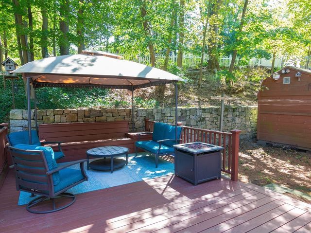 5 Mansion Rd, Wayland, MA 01778