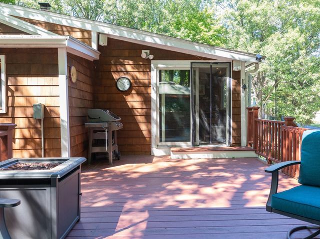 5 Mansion Rd, Wayland, MA 01778