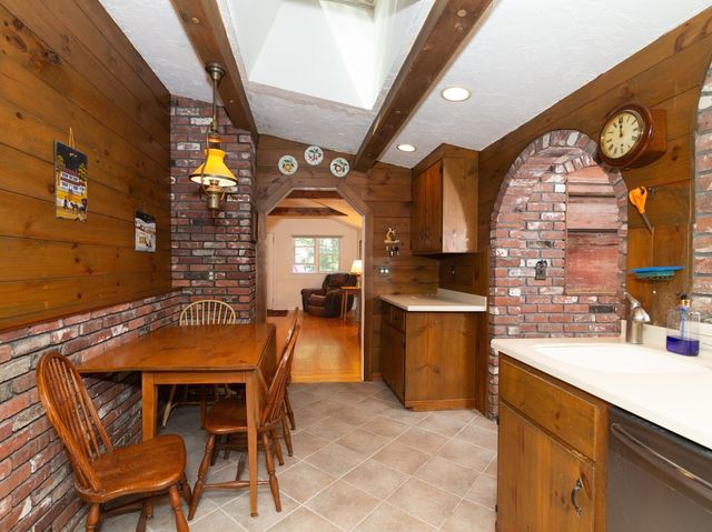 5 Mansion Rd, Wayland, MA 01778
