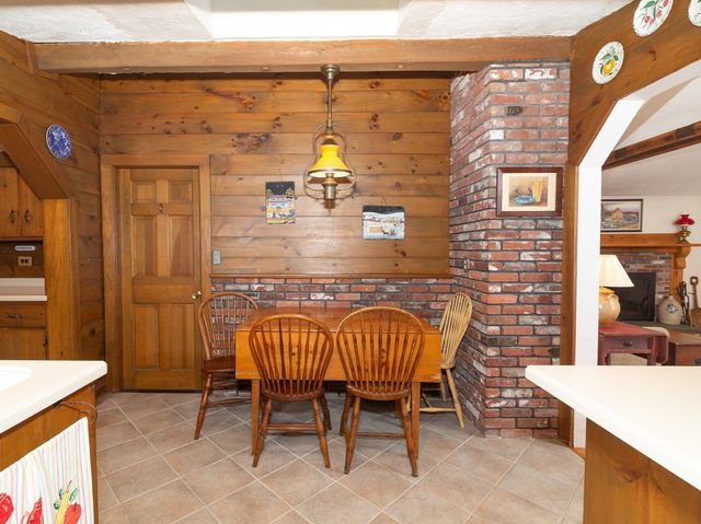 5 Mansion Rd, Wayland, MA 01778