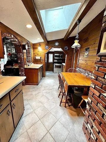 5 Mansion Rd, Wayland, MA 01778