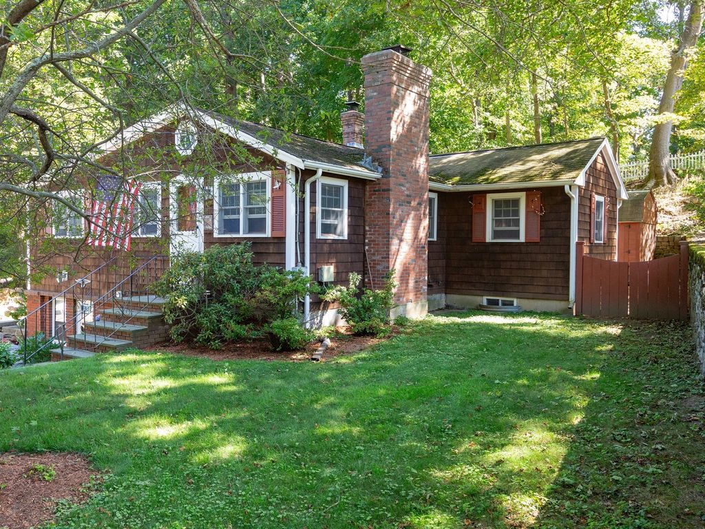 5 Mansion Rd, Wayland, MA 01778