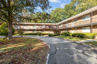 72 West Shore Road 104, Warwick, RI 02889