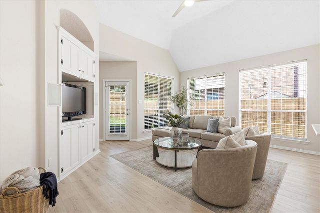9813 Cliffside Drive, Irving, TX 75063