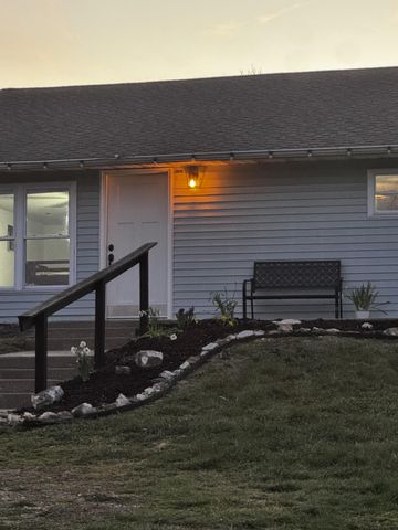 2179 Cantrell Road, Mansfield, MO 65704