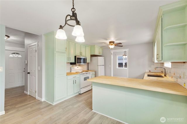 11208 148th Street E, Puyallup, WA 98374