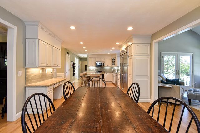 45 Country Lane, Warwick, RI 02886