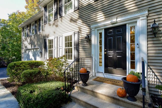 45 Country Lane, Warwick, RI 02886