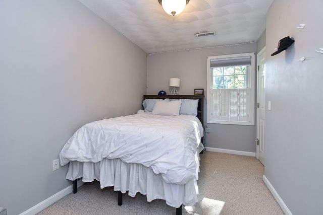 45 Country Lane, Warwick, RI 02886