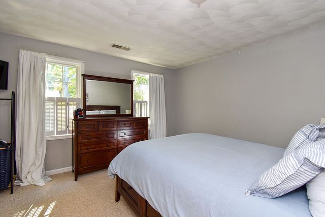 45 Country Lane, Warwick, RI 02886