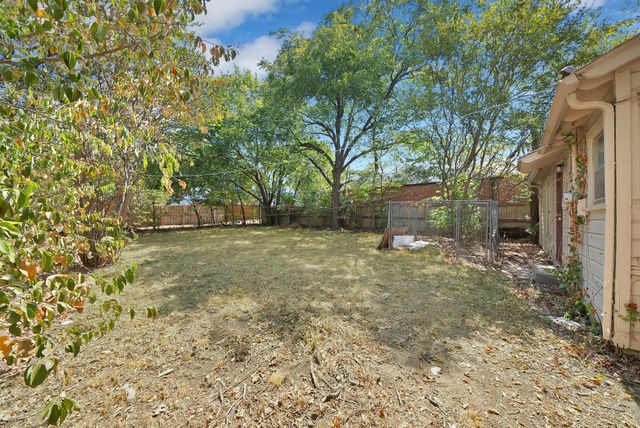 2309 8th Avenue, Fort Worth, TX 76110