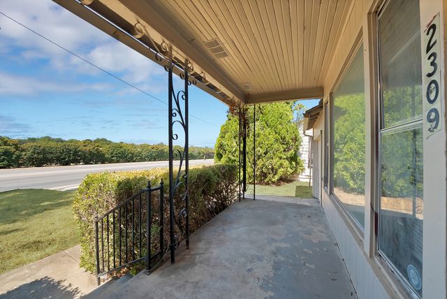 2309 8th Avenue, Fort Worth, TX 76110
