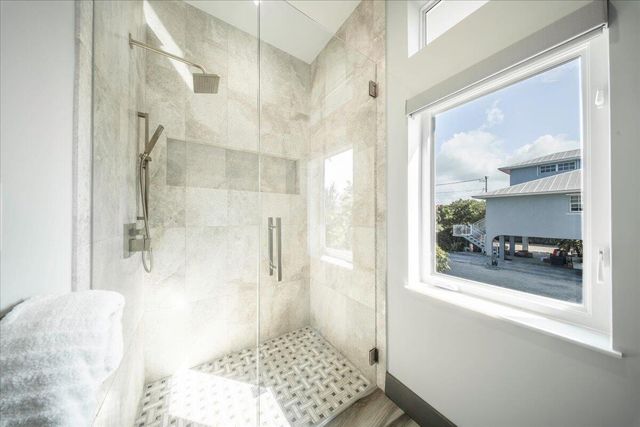 E 118 Avenue E, Marathon, FL 33050