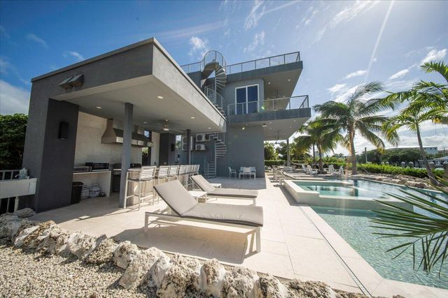 E 118 Avenue E, Marathon, FL 33050