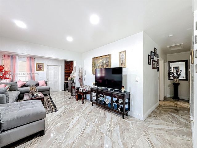 1860 NW 127th St, Miami, FL 33167