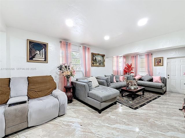 1860 NW 127th St, Miami, FL 33167