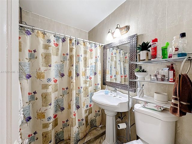 1860 NW 127th St, Miami, FL 33167