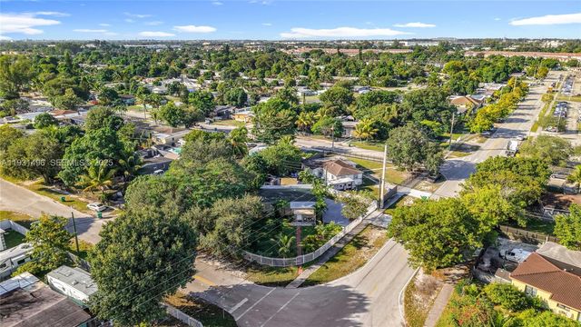 1860 NW 127th St, Miami, FL 33167