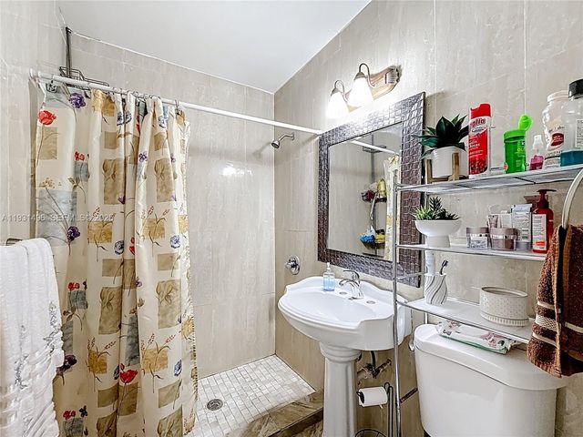 1860 NW 127th St, Miami, FL 33167