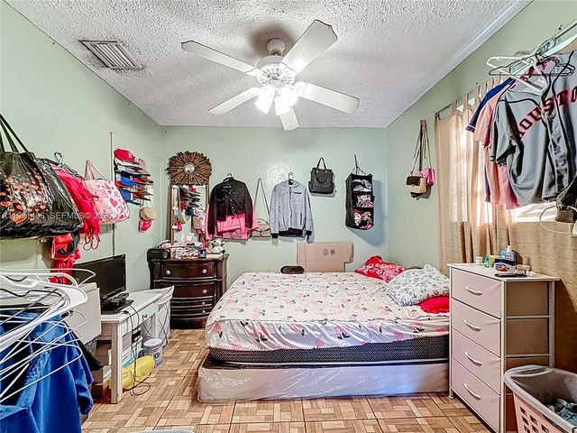 1860 NW 127th St, Miami, FL 33167