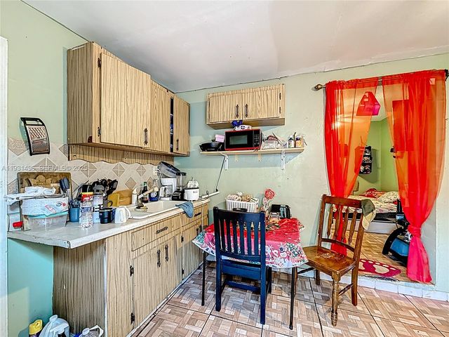 1860 NW 127th St, Miami, FL 33167