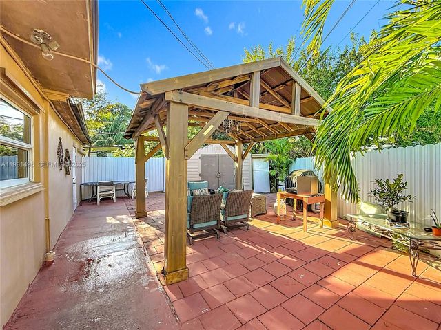 1860 NW 127th St, Miami, FL 33167