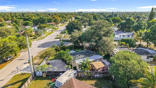 1860 NW 127th St, Miami, FL 33167