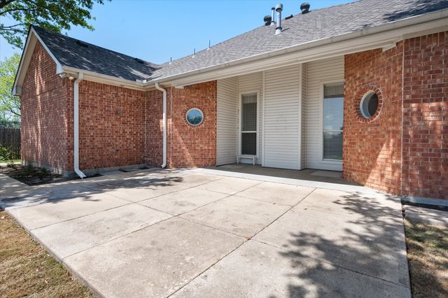 1106 Brook Arbor Drive, Mansfield, TX 76063