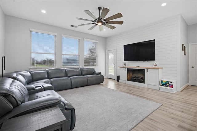 615 Lilley Road, Alvin, TX 77511