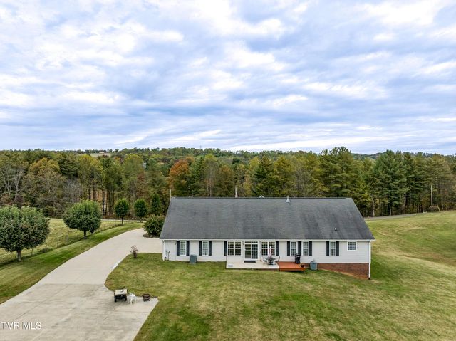 395 Old Mill Road, Blountville, TN 37617