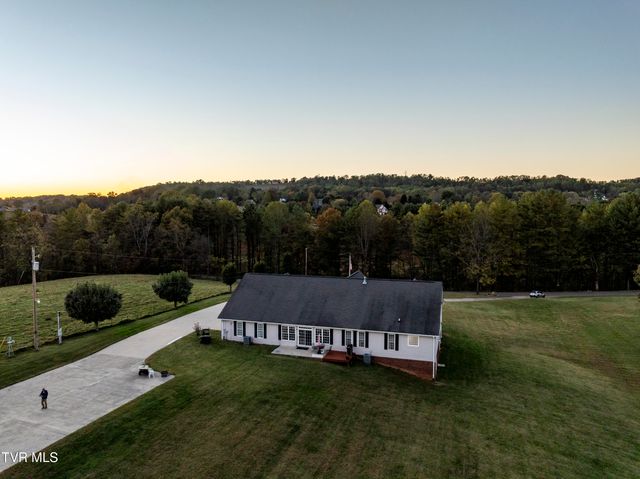 395 Old Mill Road, Blountville, TN 37617